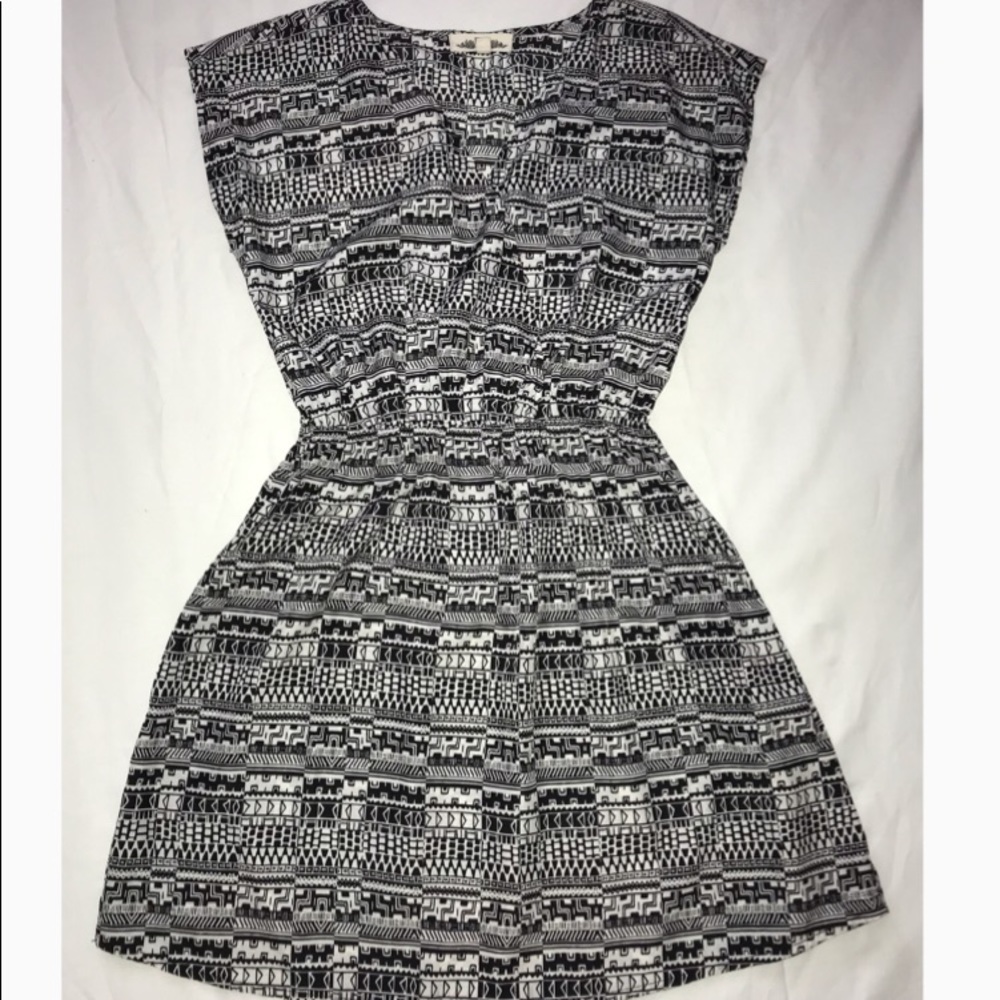 Causal dress